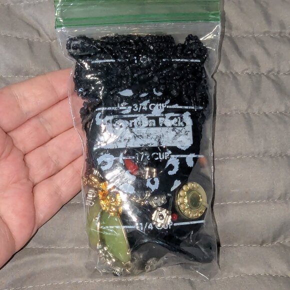 KF $3 with Bundle ~ Jewelry Findings Grab Bag 471 - Picture 5 of 8